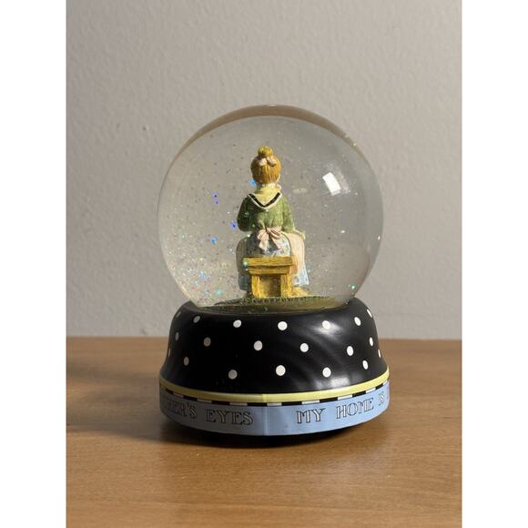 2001 MARY ENGELBREIT SNOW GLOBE "MY HOME IS IN MY MOTHERS EYES" GREEN SLEEVES - Picture 5 of 9